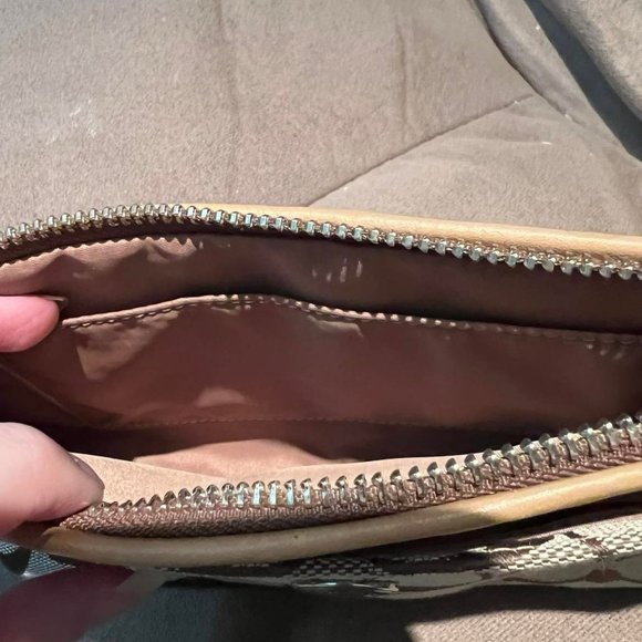 Coach Wristlet Small Purse - Picture 6 of 9